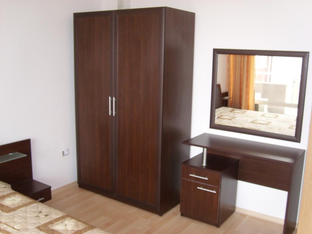 Stella Polaris Apartcomplex Pantai Sunny Bagian luar foto