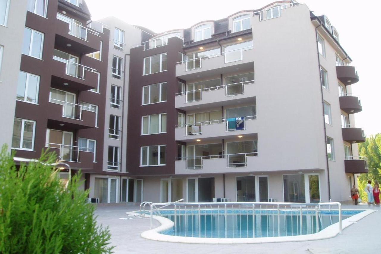 Stella Polaris Apartcomplex Pantai Sunny Bagian luar foto