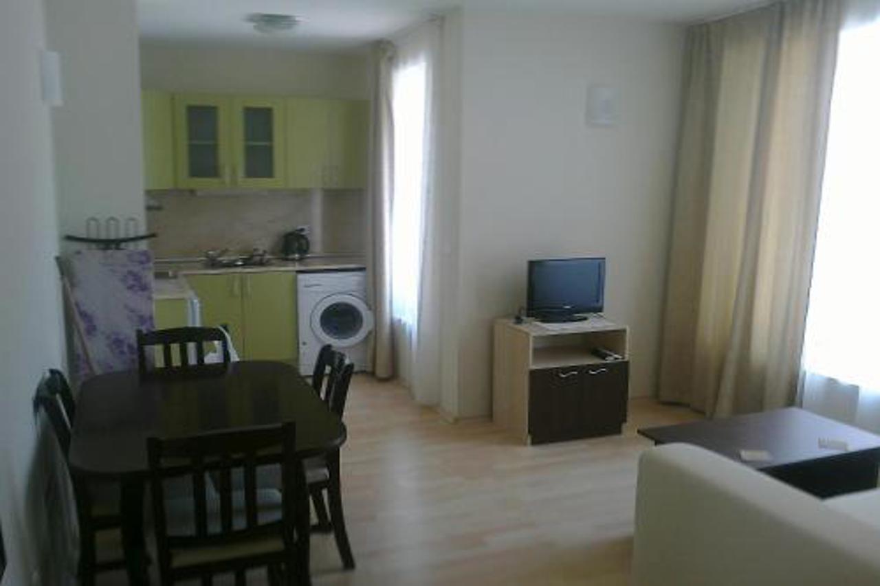 Stella Polaris Apartcomplex Pantai Sunny Bagian luar foto