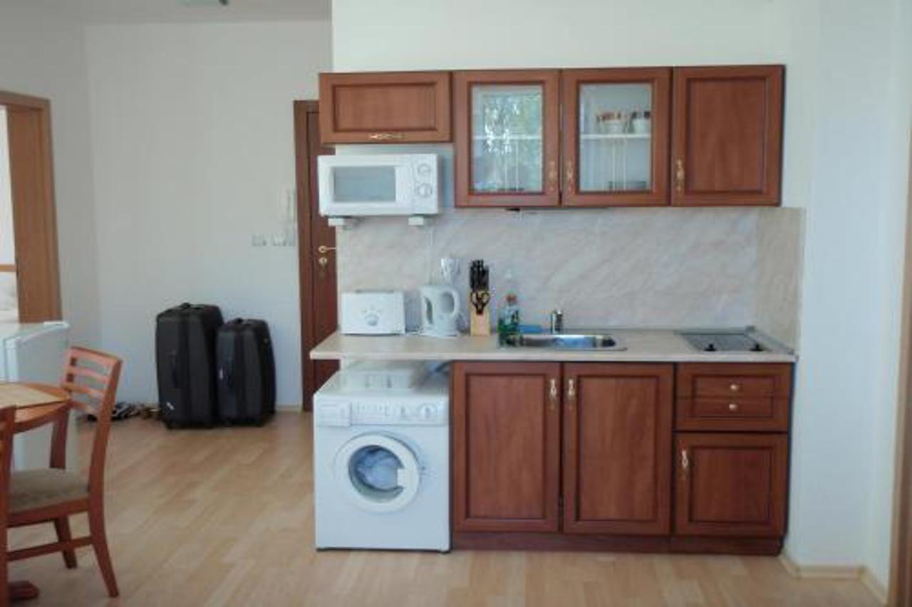 Stella Polaris Apartcomplex Pantai Sunny Bagian luar foto
