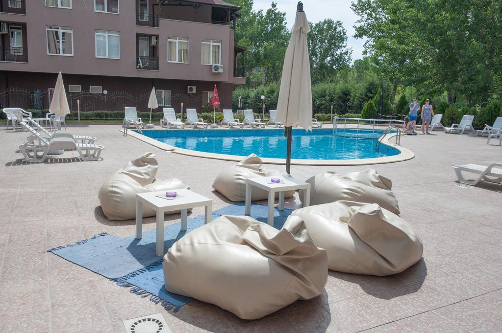 Stella Polaris Apartcomplex Pantai Sunny Bagian luar foto