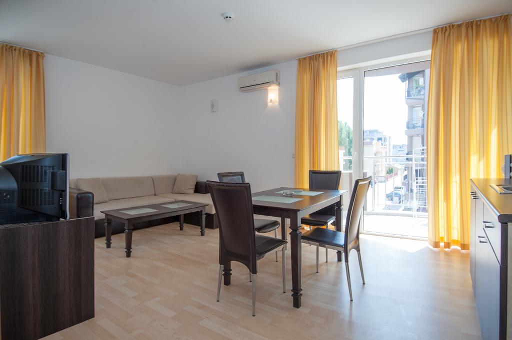 Stella Polaris Apartcomplex Pantai Sunny Ruang foto