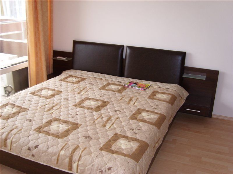 Stella Polaris Apartcomplex Pantai Sunny Bagian luar foto