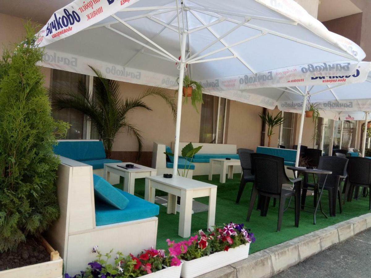 Stella Polaris Apartcomplex Pantai Sunny Bagian luar foto