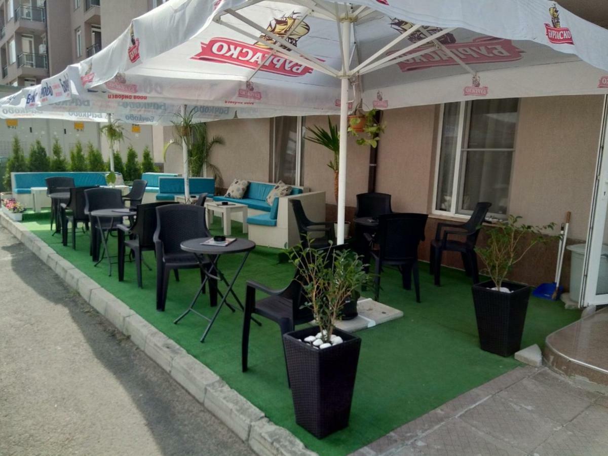 Stella Polaris Apartcomplex Pantai Sunny Bagian luar foto